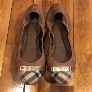 Burberry flat shoes